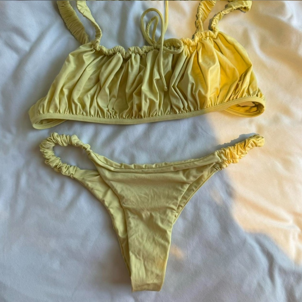 Frankie’s bikinis set